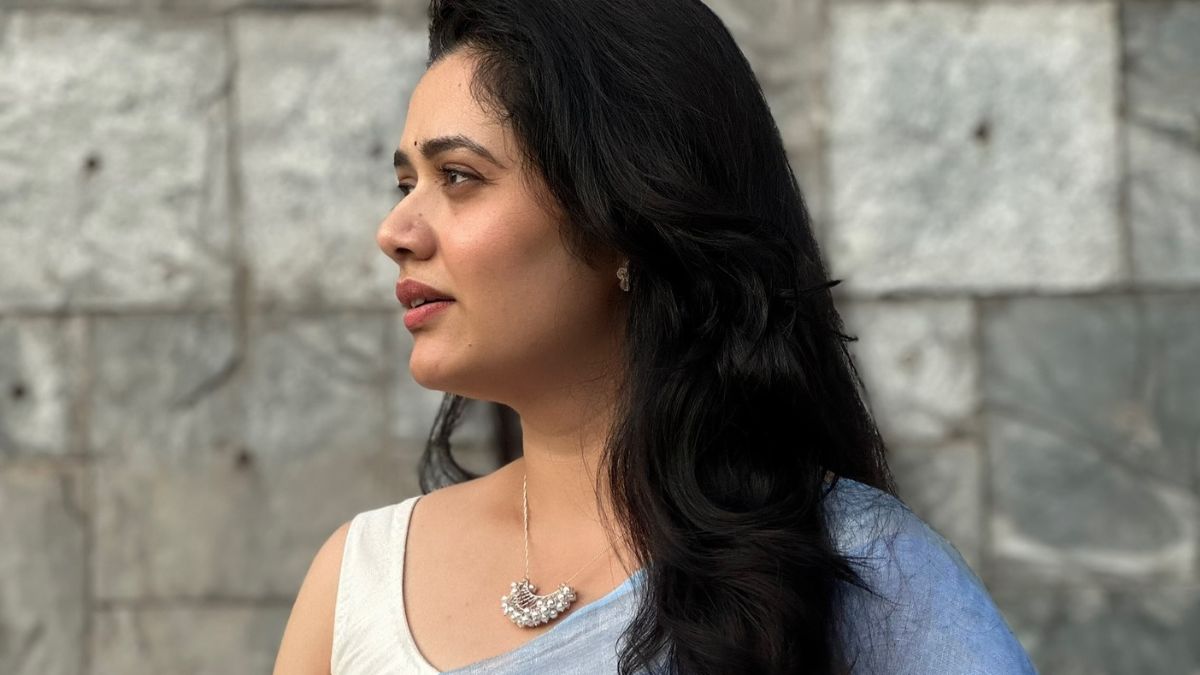 who is girija oak become new viral sesation on social media worked with aamir khan shah rukh and manoj bajpayee